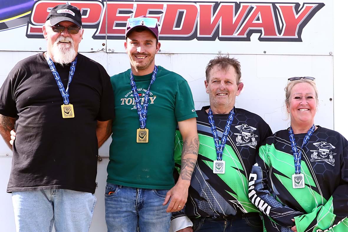 60-69: Chris Rae, Byron Mordaunt, Peter Engels, Angela Macfarlane